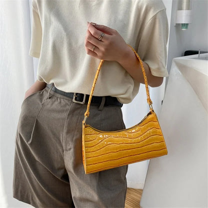 Crocodile Pattern Ladies Shoulder Bag – Chic Style, Everyday Elegance