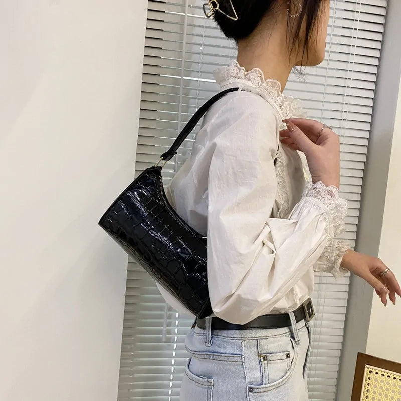 Crocodile Pattern Ladies Shoulder Bag – Chic Style, Everyday Elegance