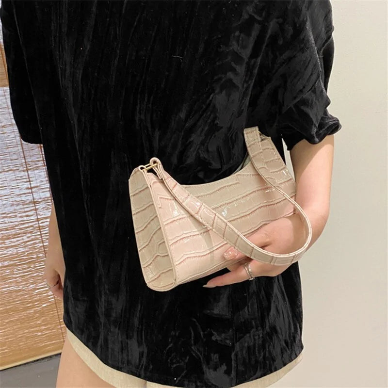 Ladies Fashion leather shoulder bag with a crocodile pattern