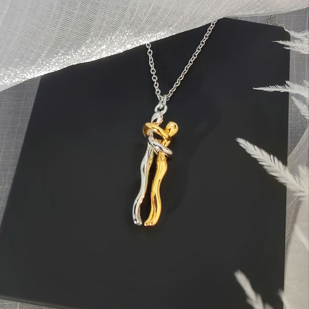 1pc Embrace Love Slide Women Jewelry Women Necklace Elegant Charm Alloy Design Great for Daily Wear And Party Gift for Friends